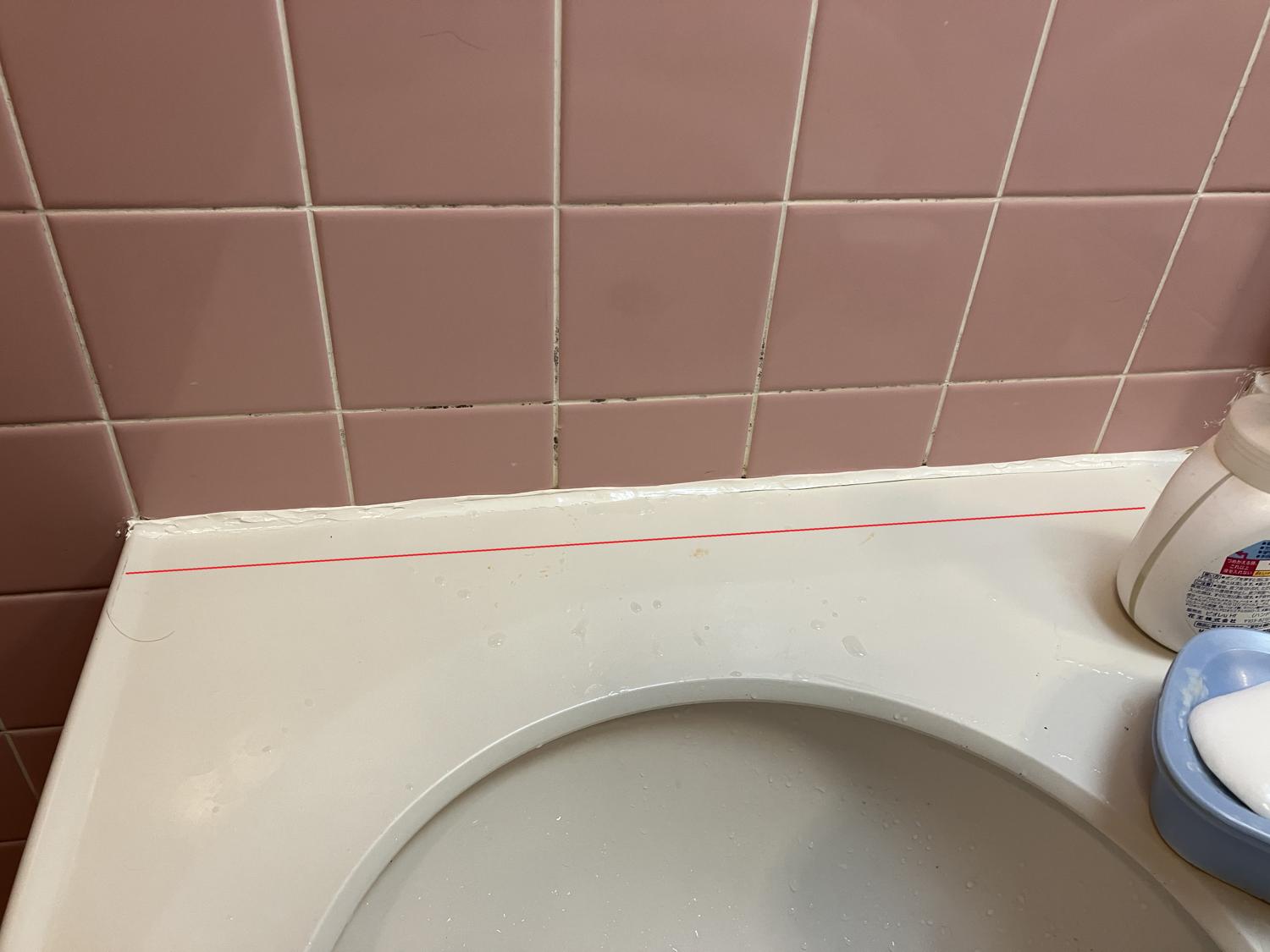 洗面化粧台のつなぎ目のペイント